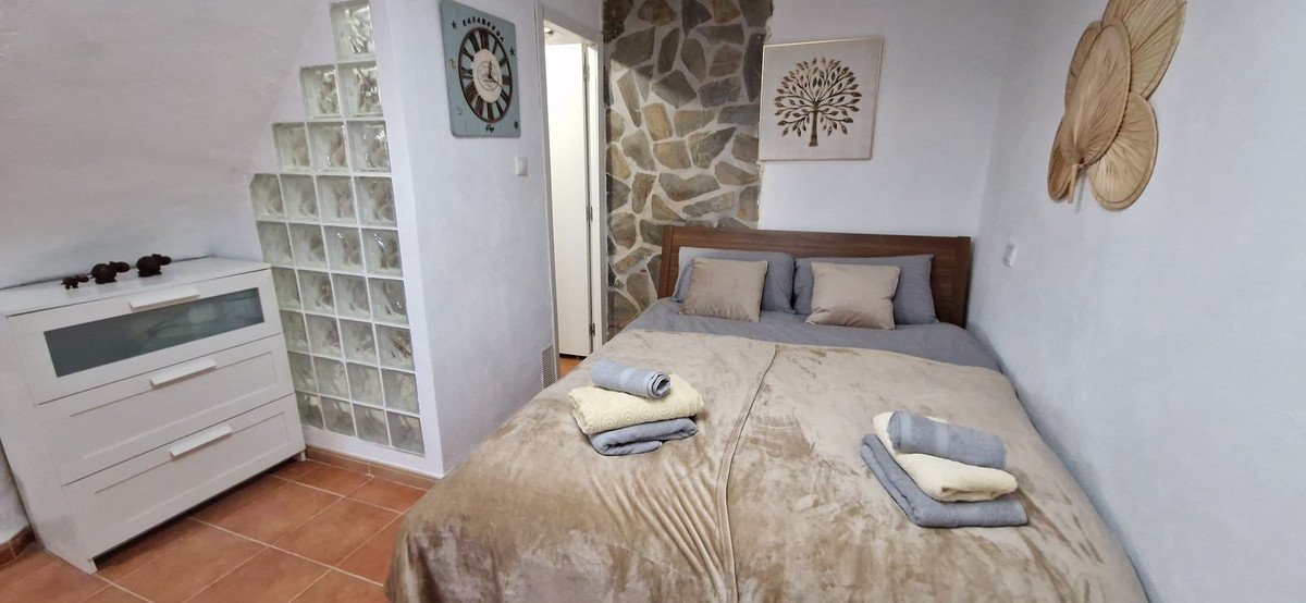 2 Bed Ground Floor Apartment in Calahonda