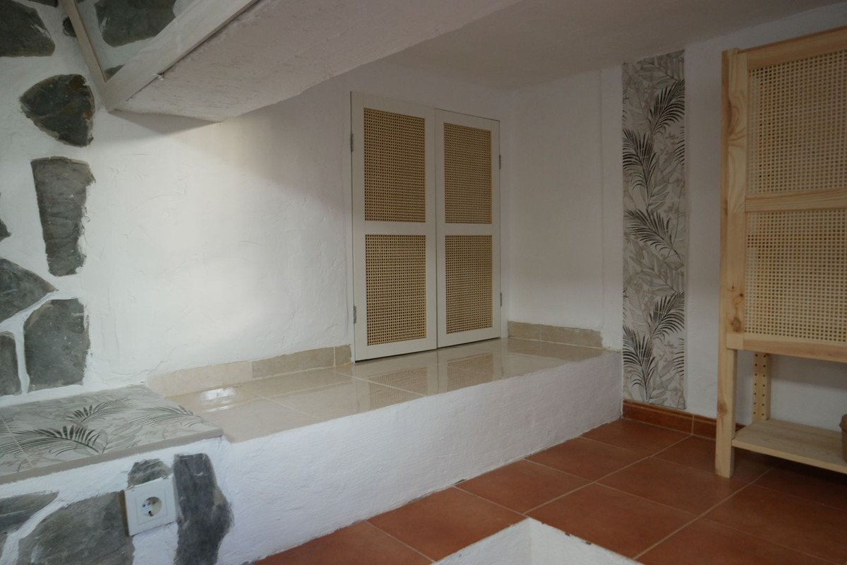 2 Bed Ground Floor Apartment in Calahonda