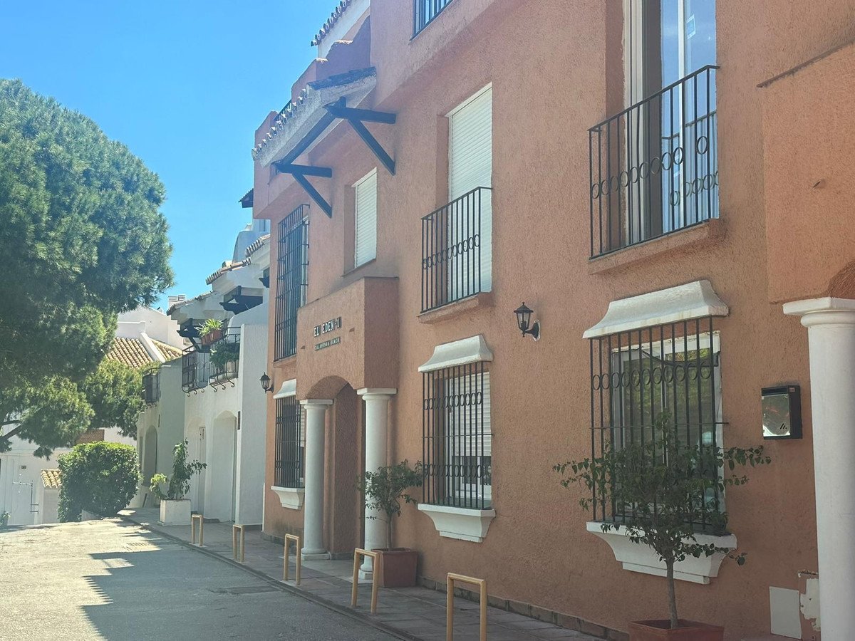2 Bed Ground Floor Apartment in Calahonda