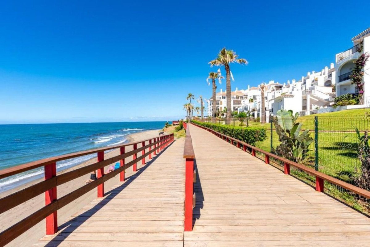 2 Bed Ground Floor Apartment in Calahonda