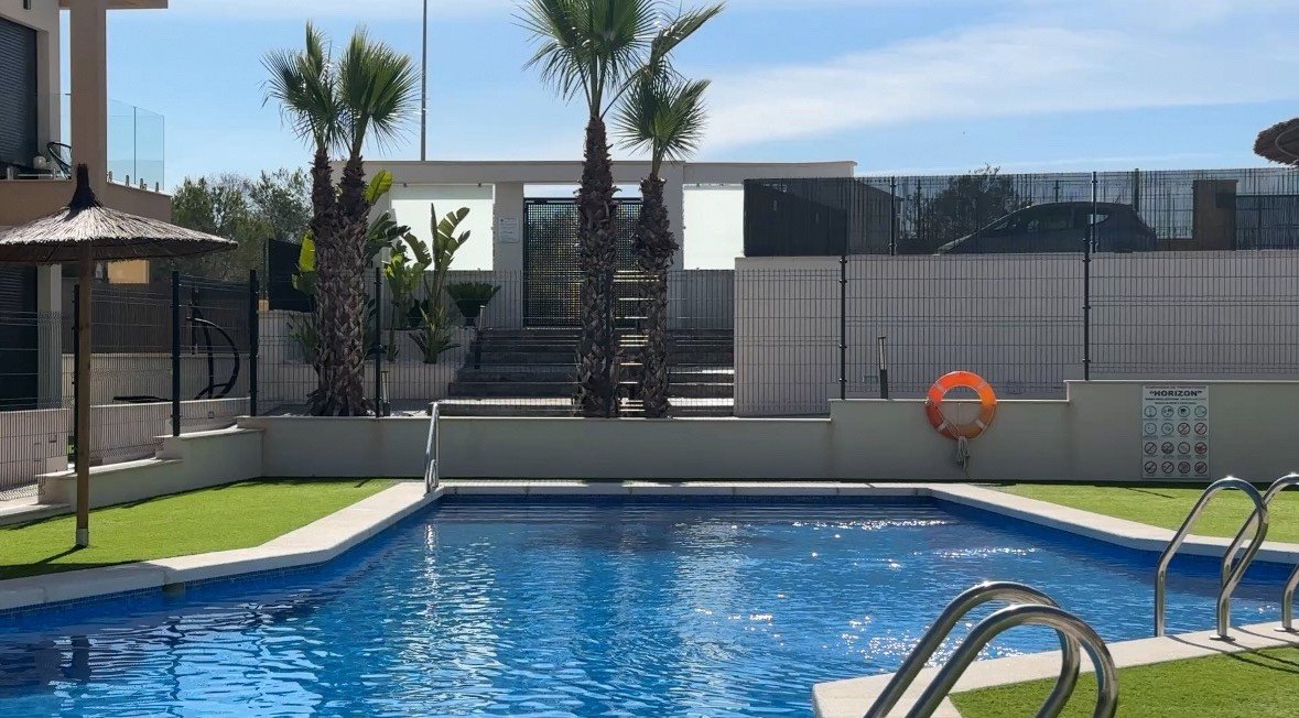 2 Bed Top Floor Apartment in Villamartin