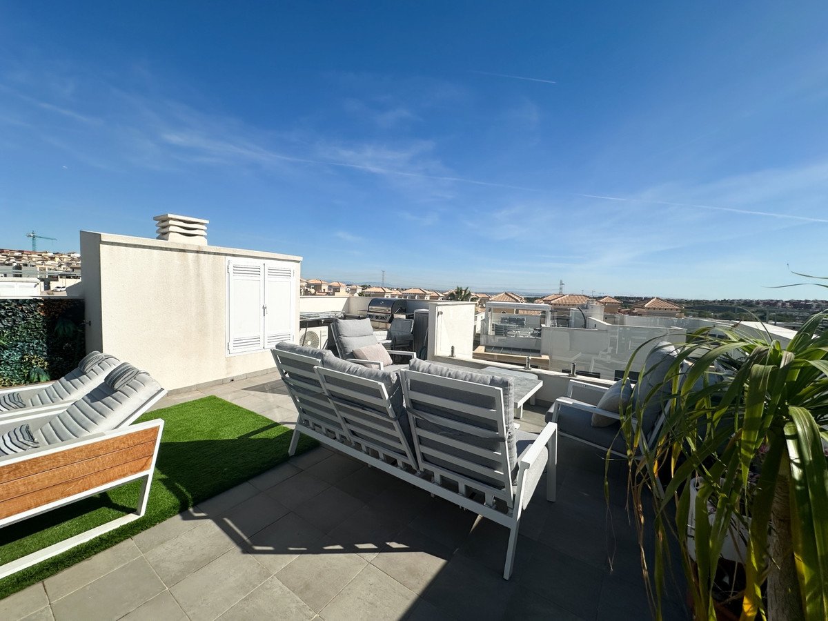 2 Bed Top Floor Apartment in Villamartin