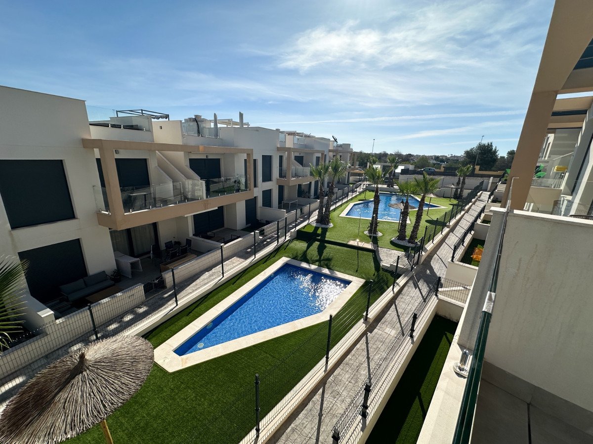 2 Bed Top Floor Apartment in Villamartin