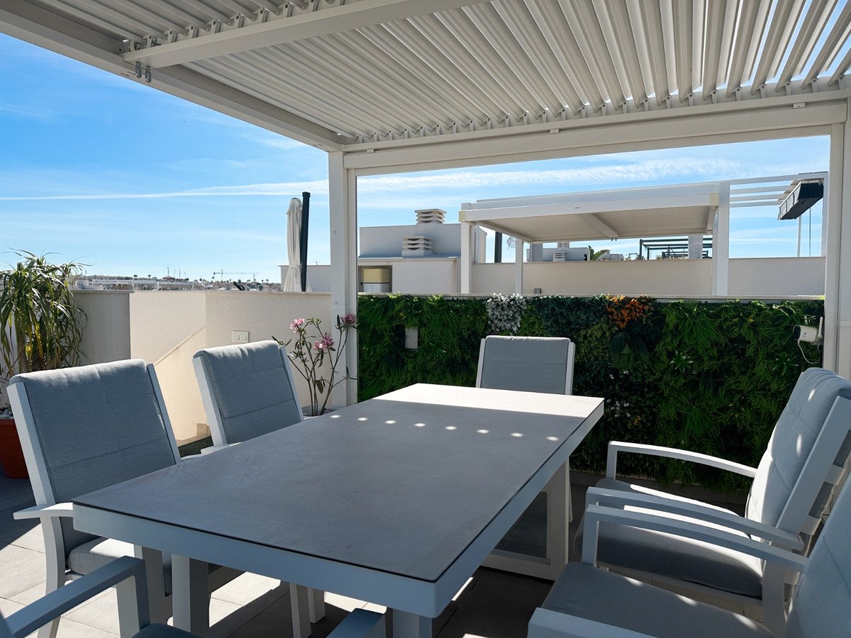 2 Bed Top Floor Apartment in Villamartin