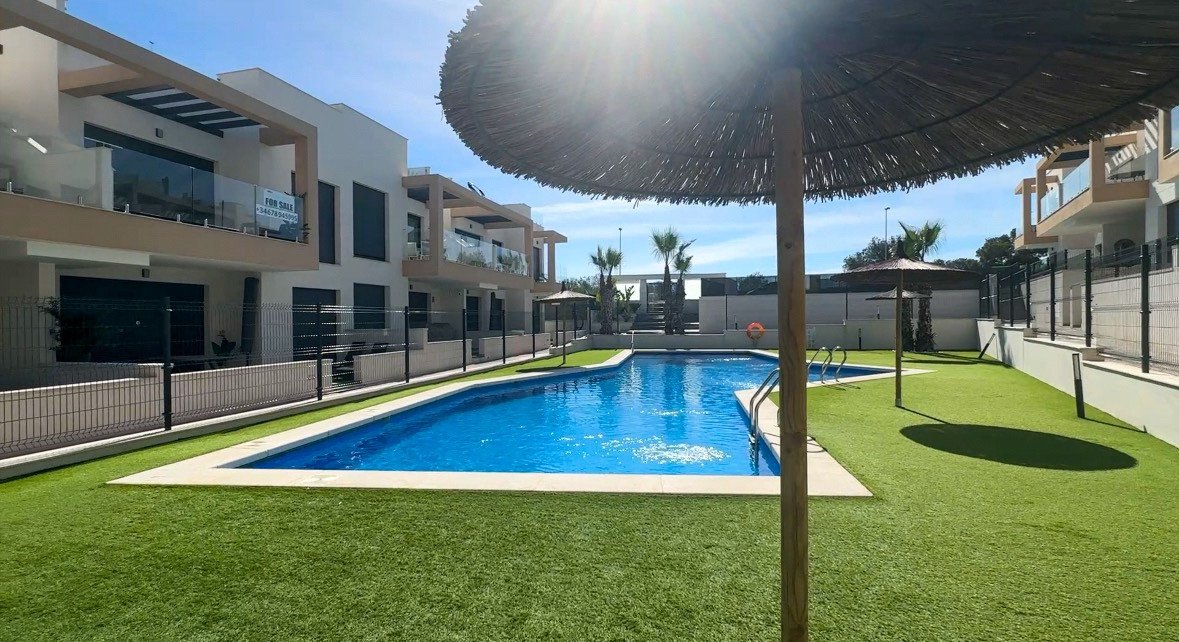 2 Bed Top Floor Apartment in Villamartin