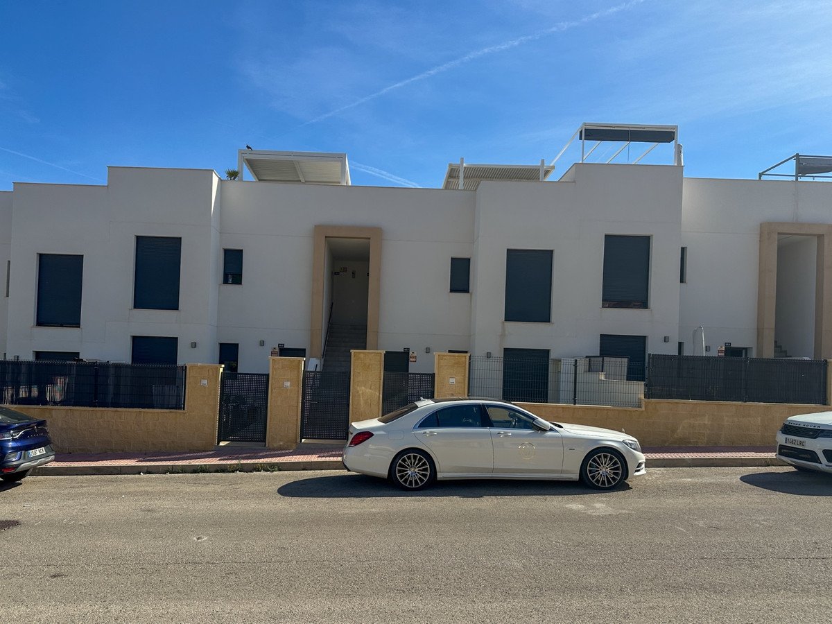 2 Bed Top Floor Apartment in Villamartin