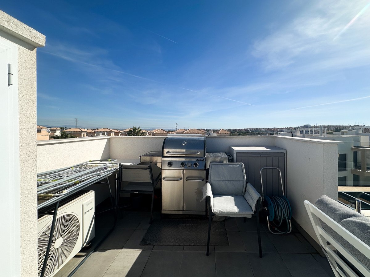 2 Bed Top Floor Apartment in Villamartin