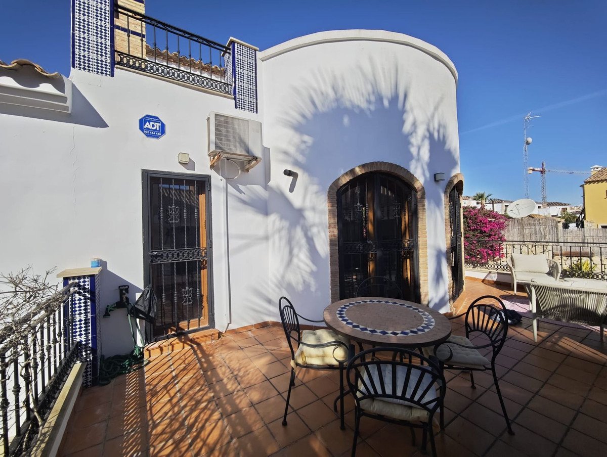 4 Bed Detached Villa in Algorfa