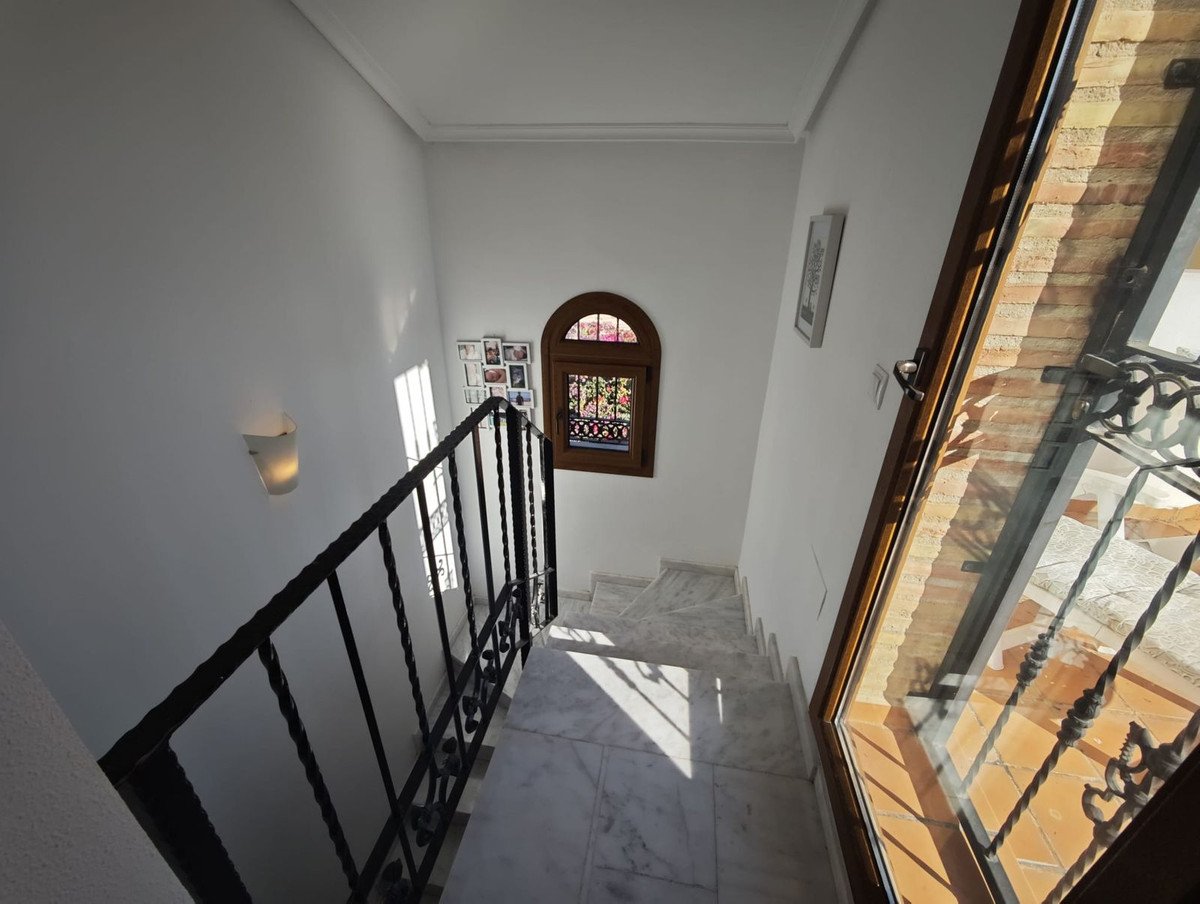 4 Bed Detached Villa in Algorfa