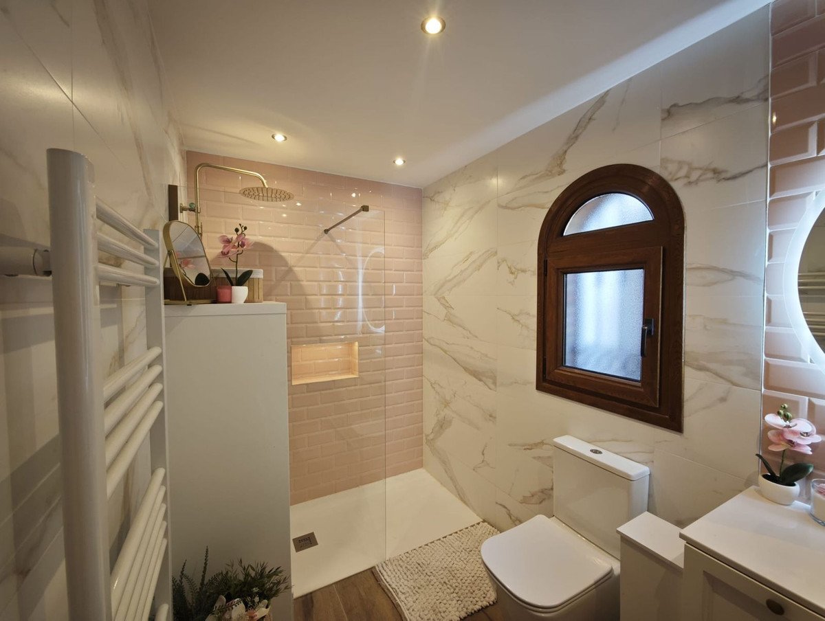 4 Bed Detached Villa in Algorfa