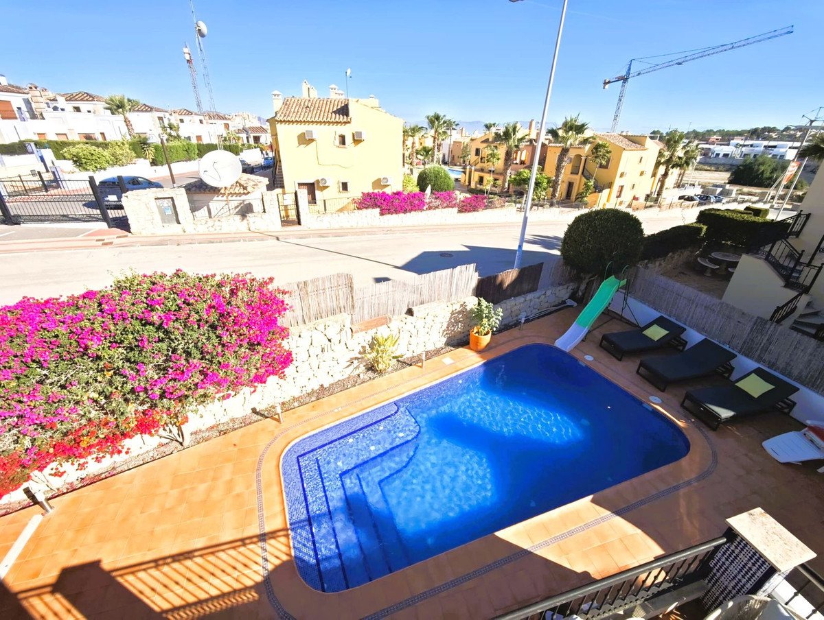 4 Bed Detached Villa in Algorfa