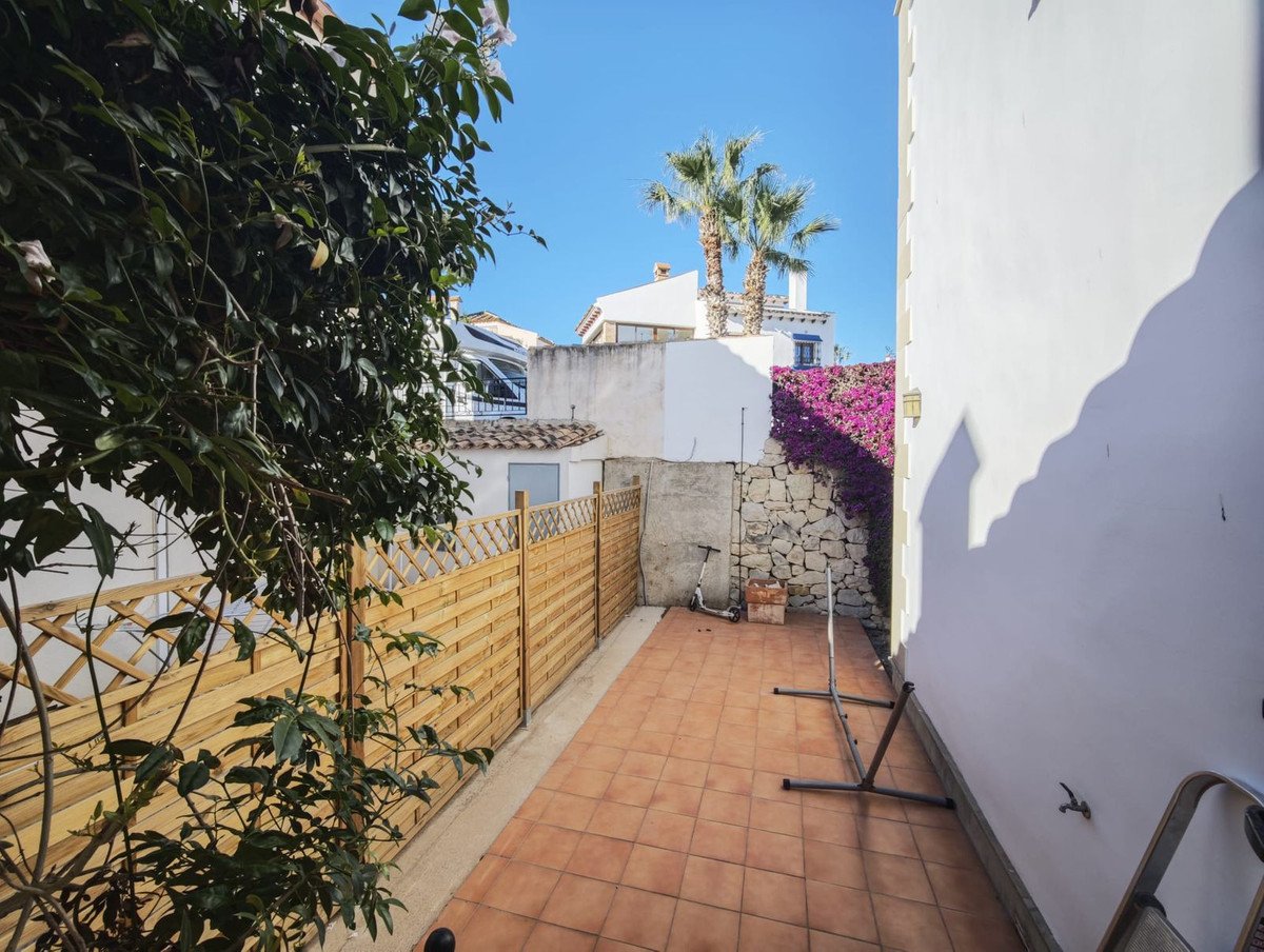 4 Bed Detached Villa in Algorfa