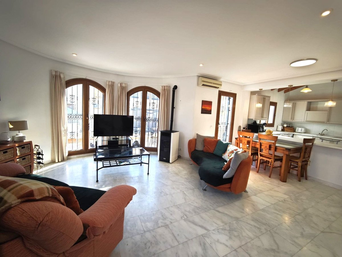 4 Bed Detached Villa in Algorfa