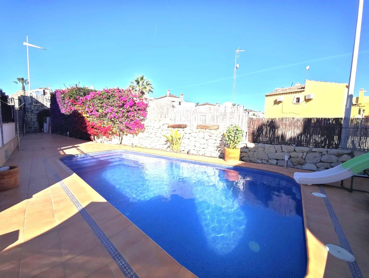 4 Bed Detached Villa in Algorfa