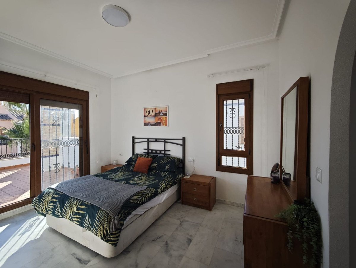 4 Bed Detached Villa in Algorfa