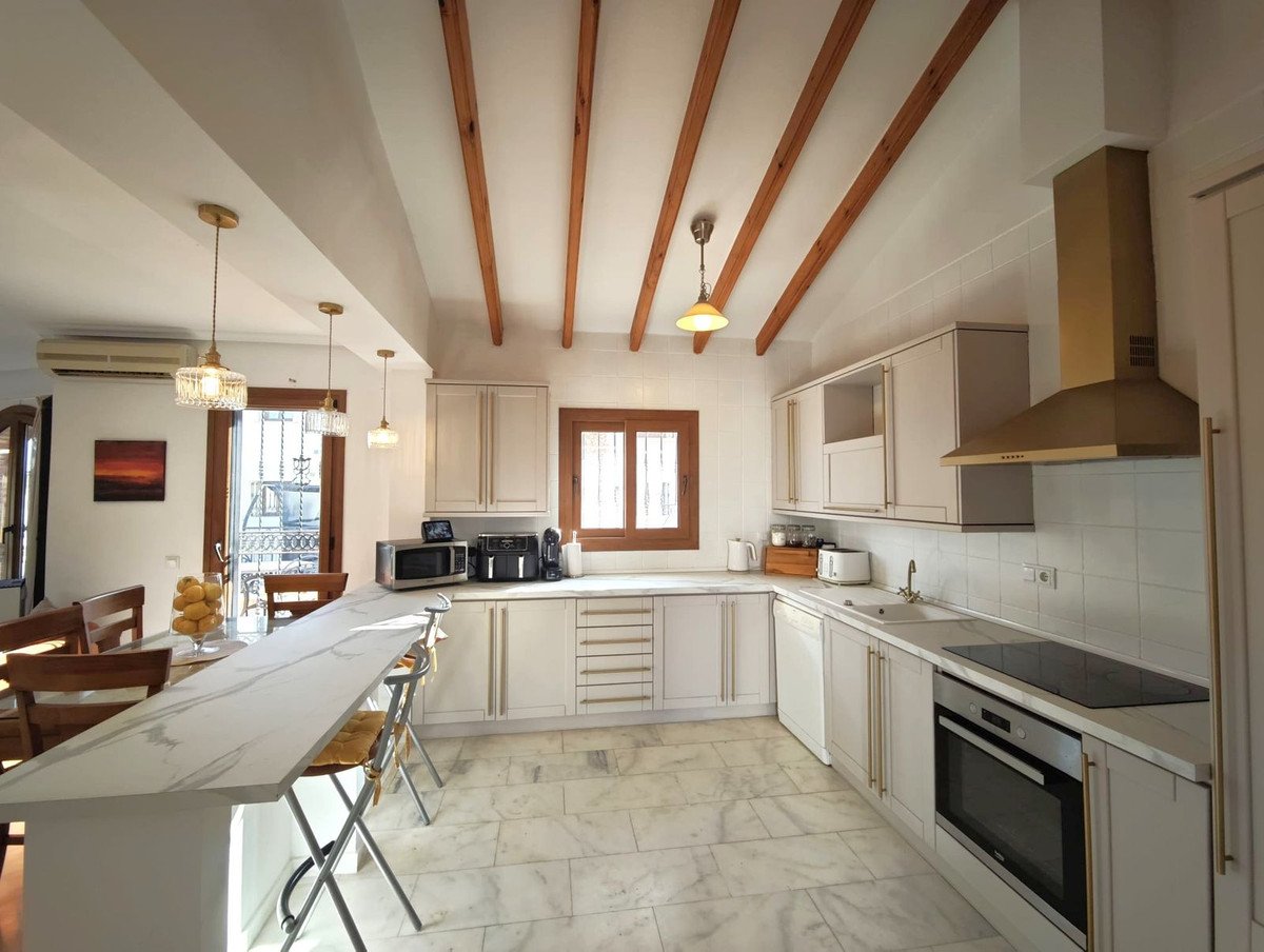 4 Bed Detached Villa in Algorfa