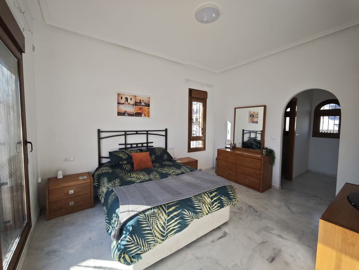 4 Bed Detached Villa in Algorfa