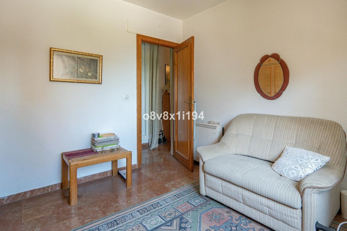 2 Bed Middle Floor Apartment in Torremolinos