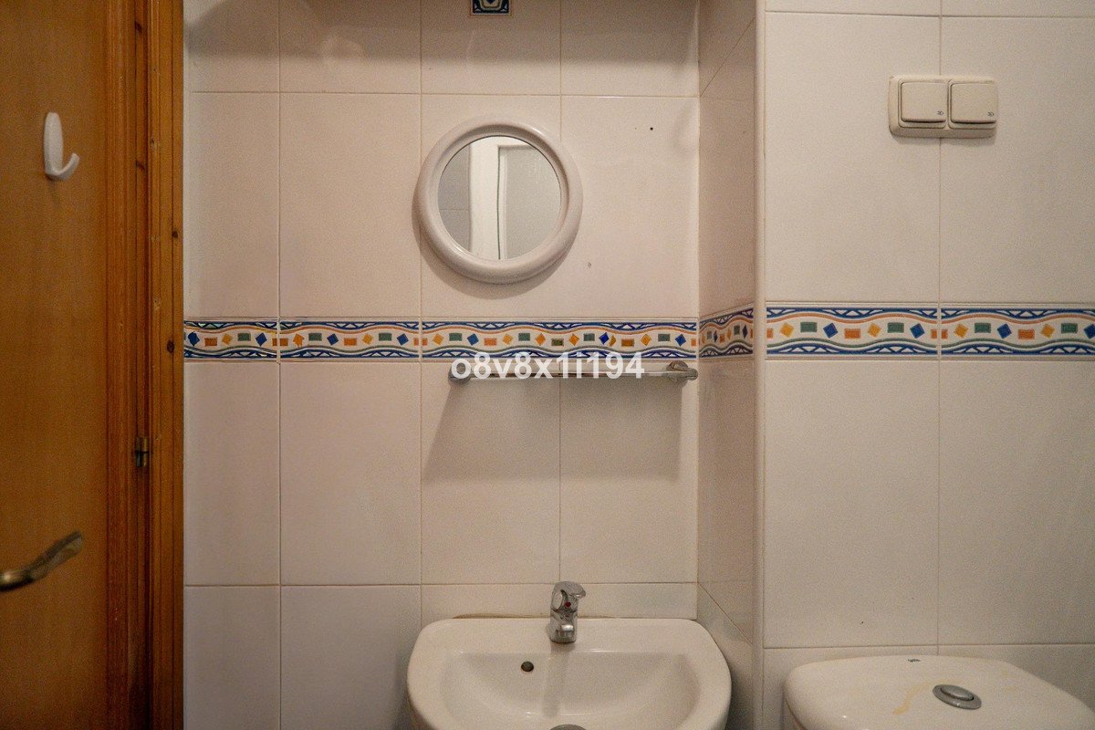2 Bed Middle Floor Apartment in Torremolinos