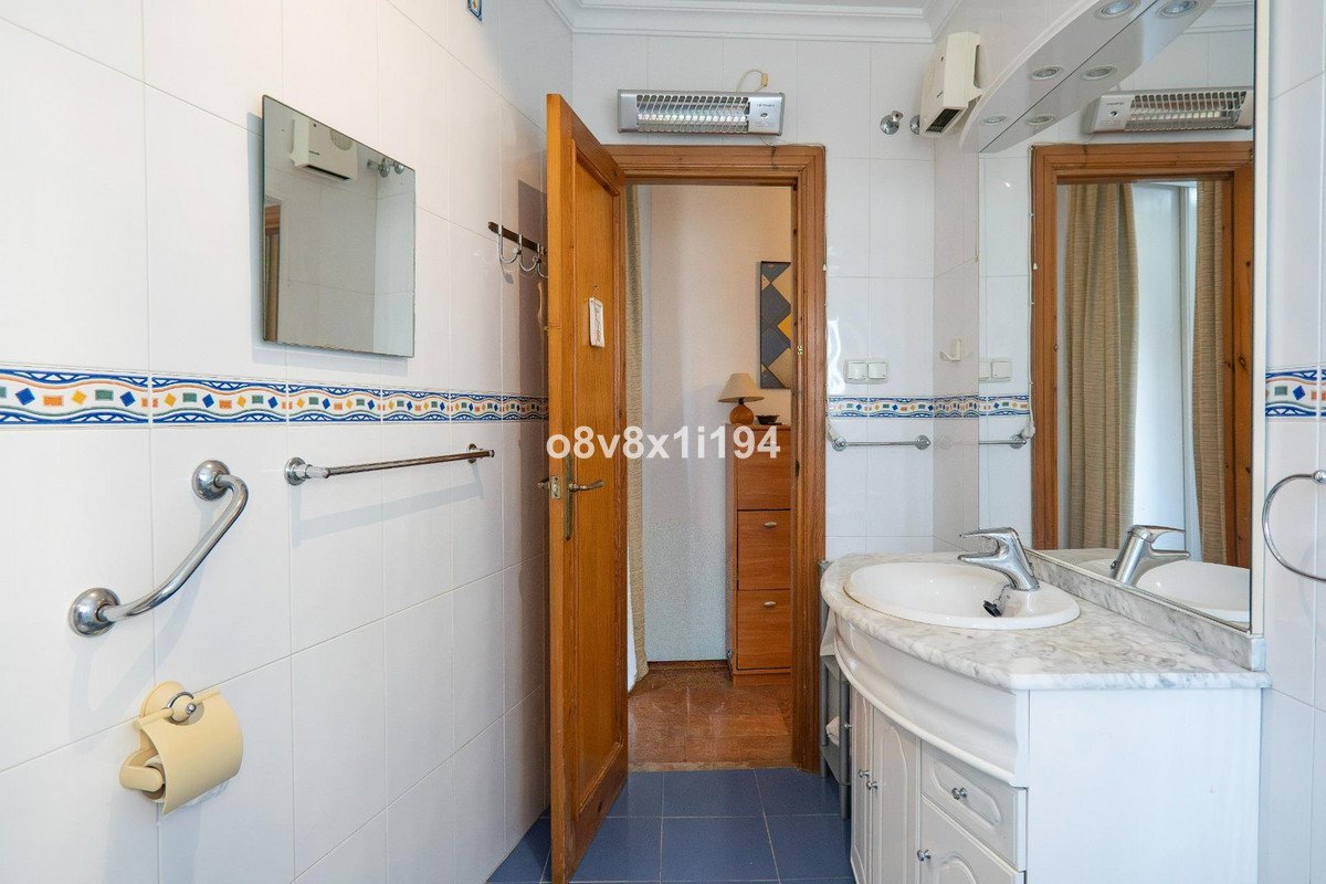 2 Bed Middle Floor Apartment in Torremolinos