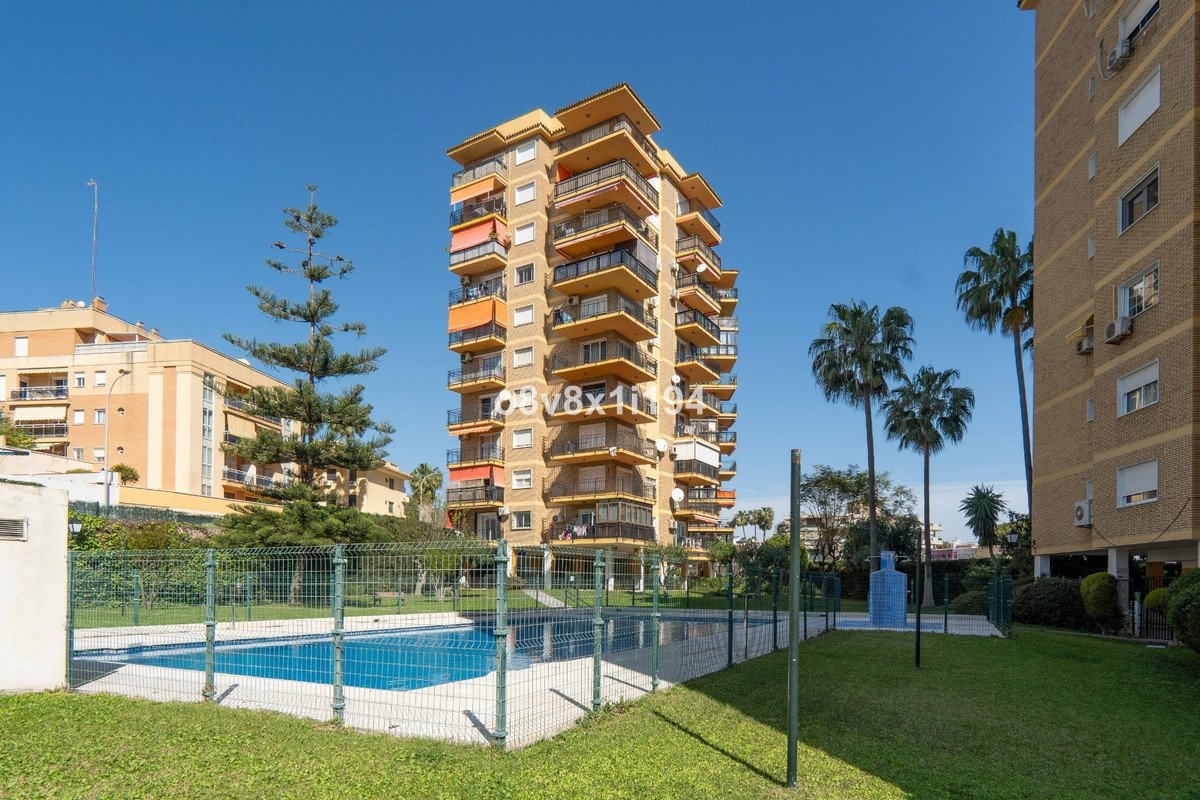 2 Bed Middle Floor Apartment in Torremolinos