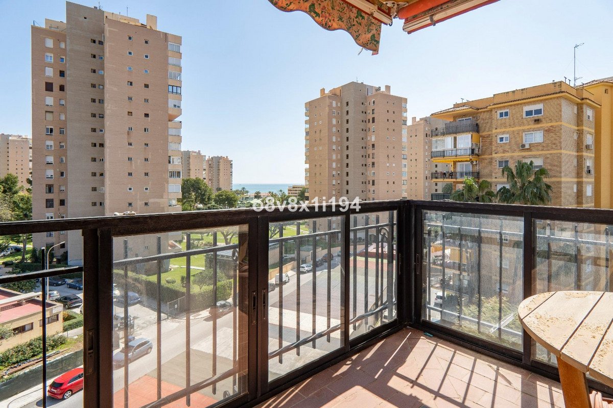 2 Bed Middle Floor Apartment in Torremolinos