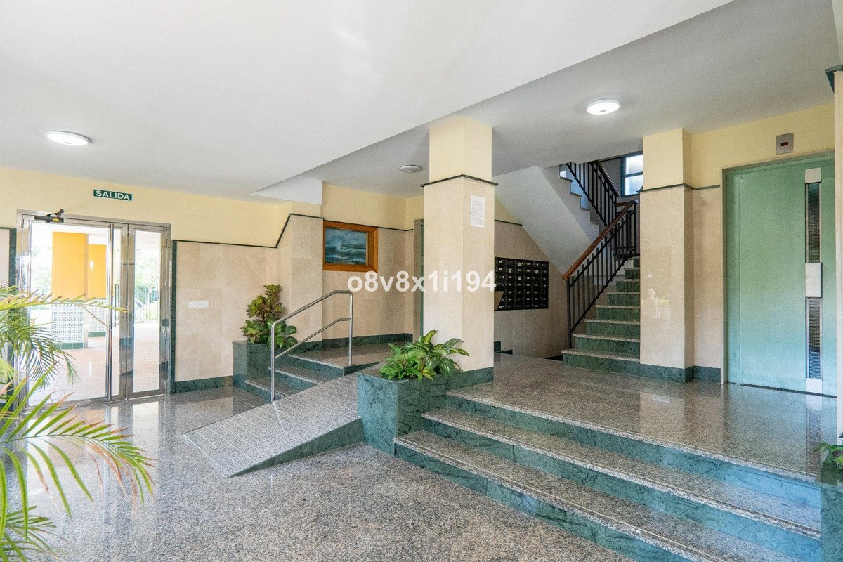 2 Bed Middle Floor Apartment in Torremolinos