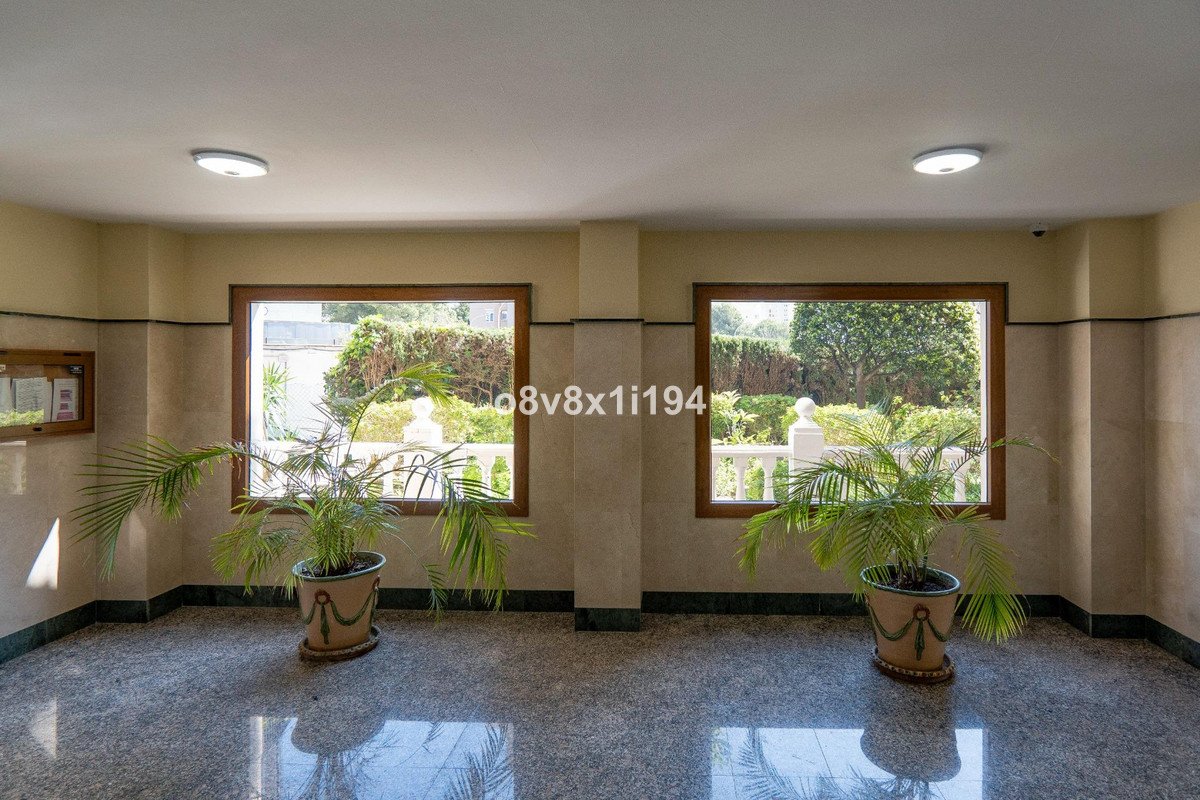 2 Bed Middle Floor Apartment in Torremolinos