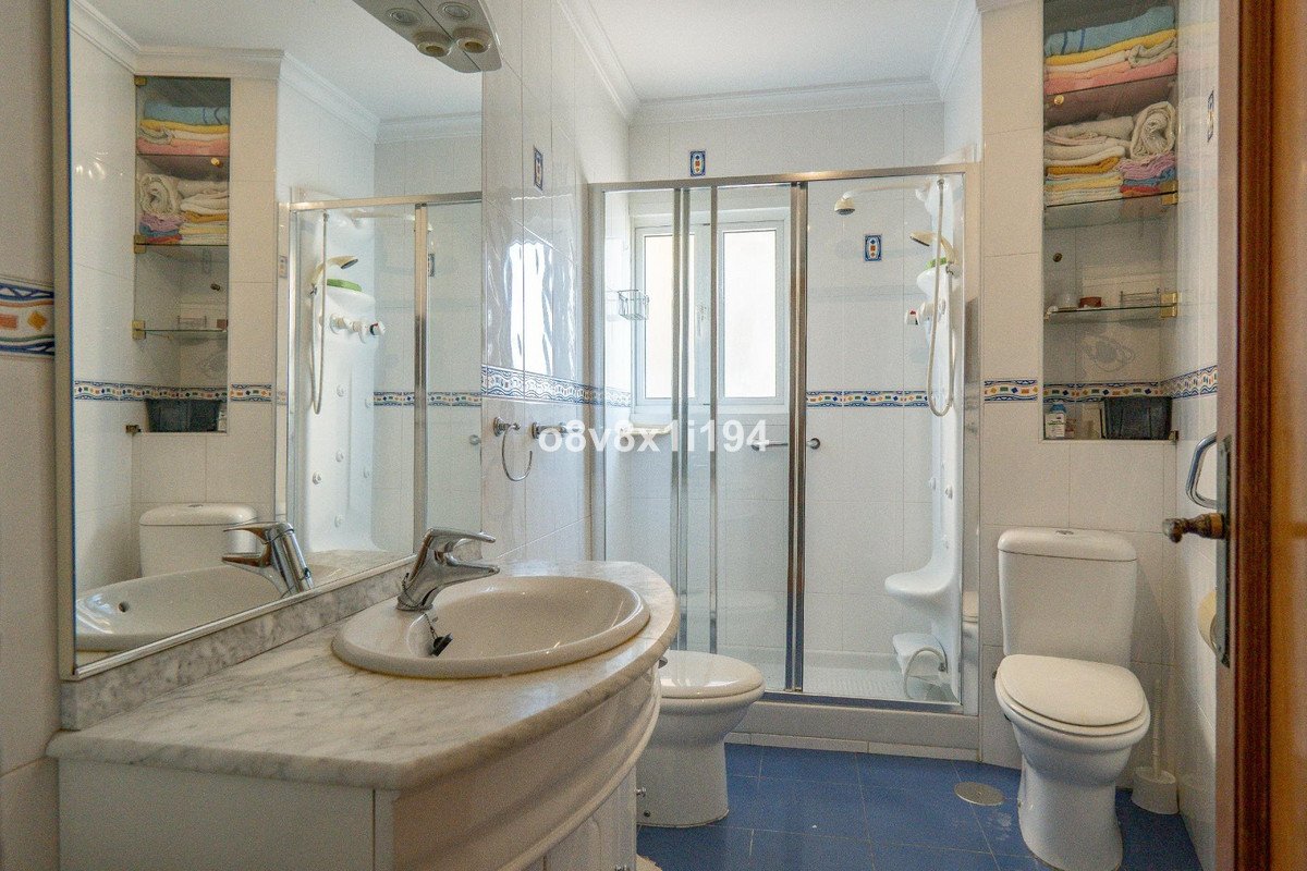 2 Bed Middle Floor Apartment in Torremolinos