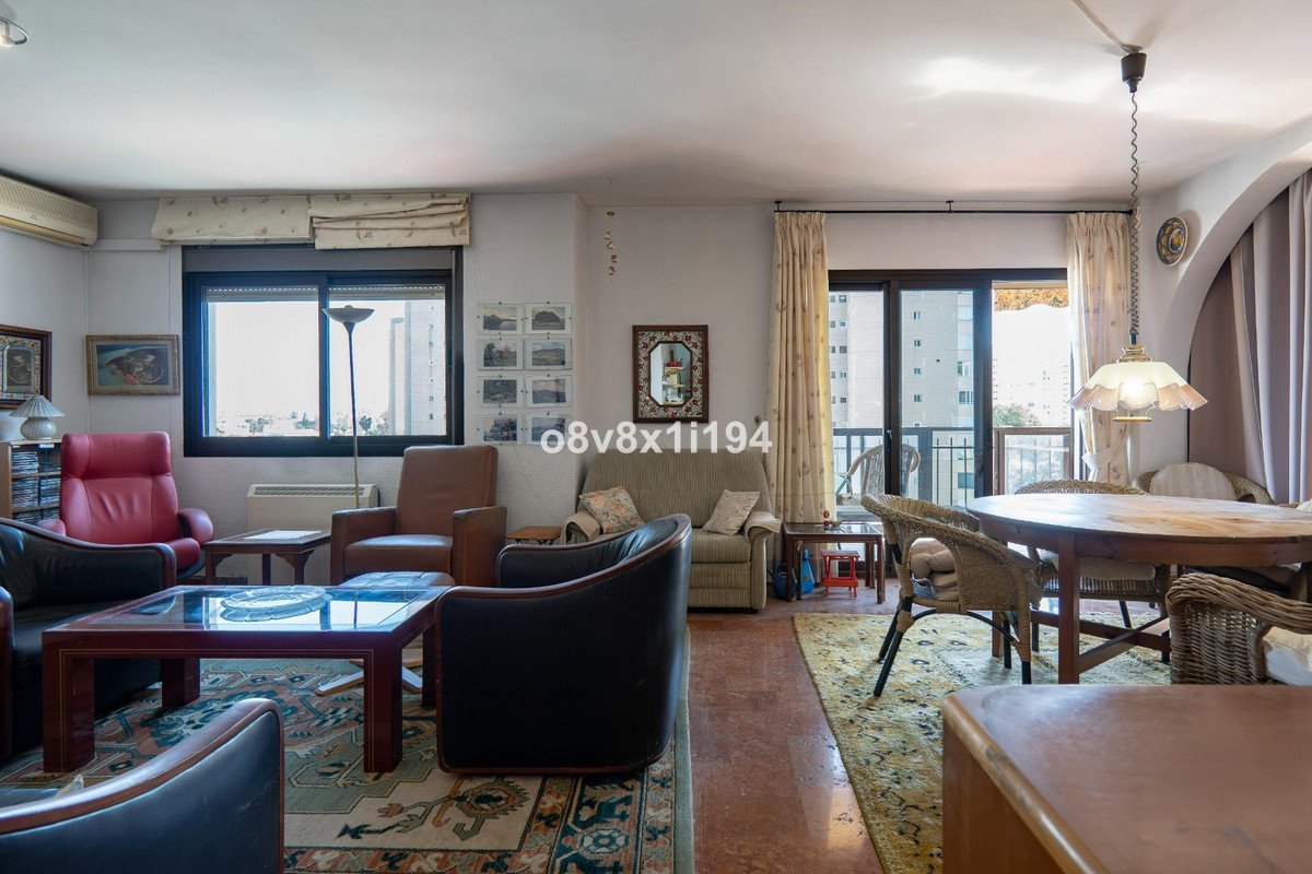 2 Bed Middle Floor Apartment in Torremolinos