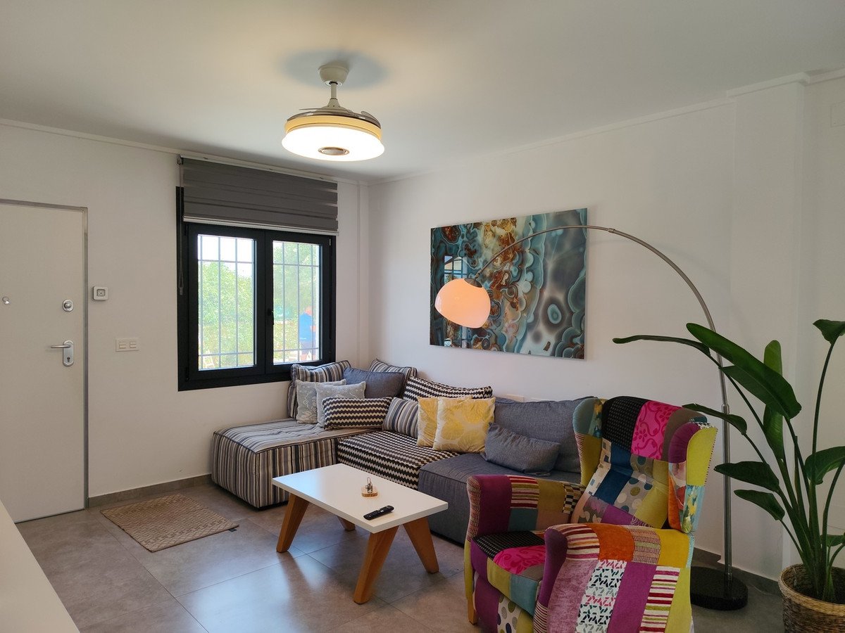 6 Bed Detached Villa in Los Montesinos