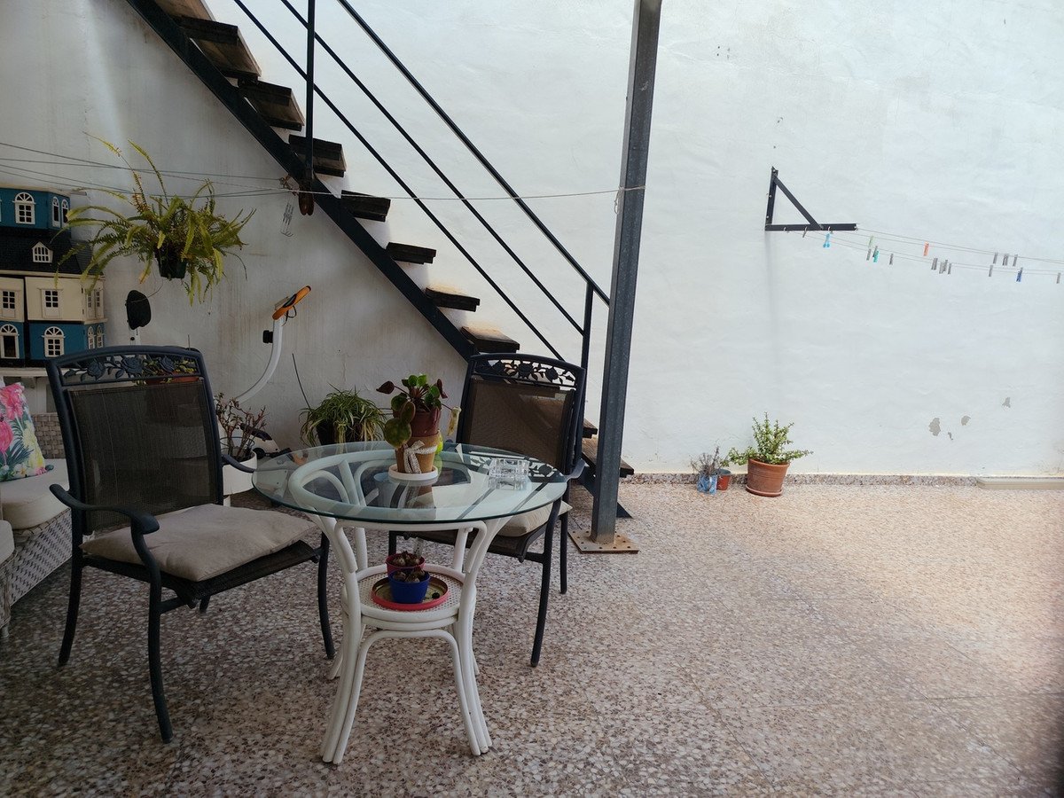 6 Bed Detached Villa in Los Montesinos