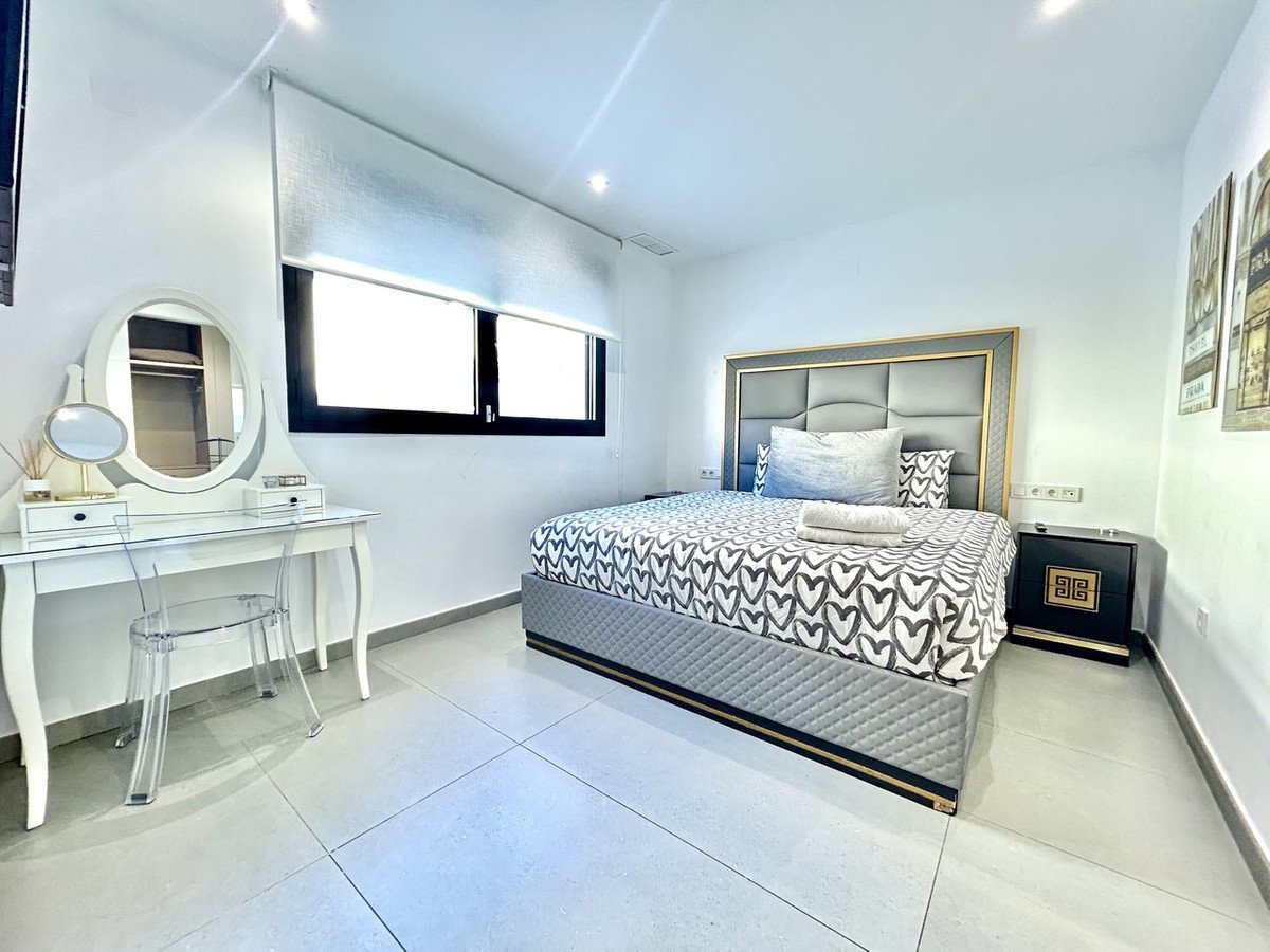 5 Bed Detached Villa in Los Balcones