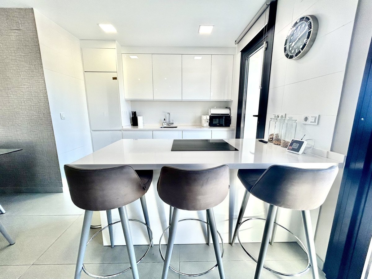 5 Bed Detached Villa in Los Balcones
