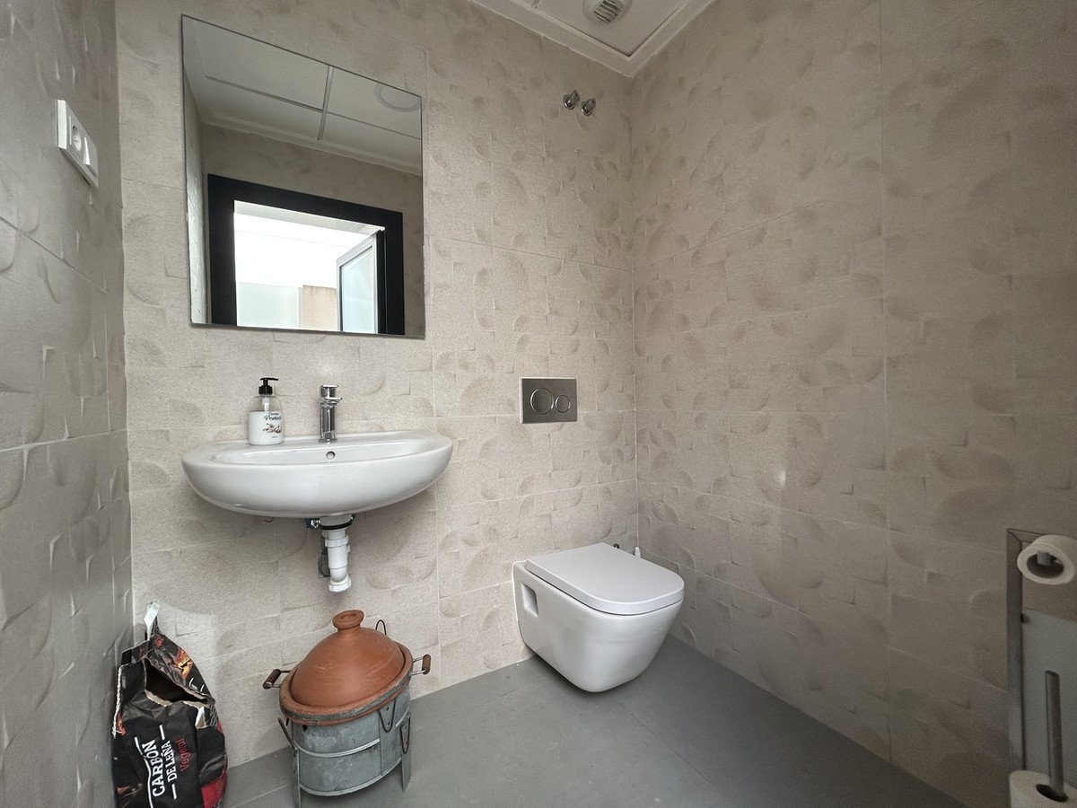 5 Bed Detached Villa in Los Balcones