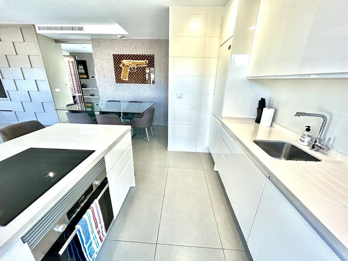 5 Bed Detached Villa in Los Balcones