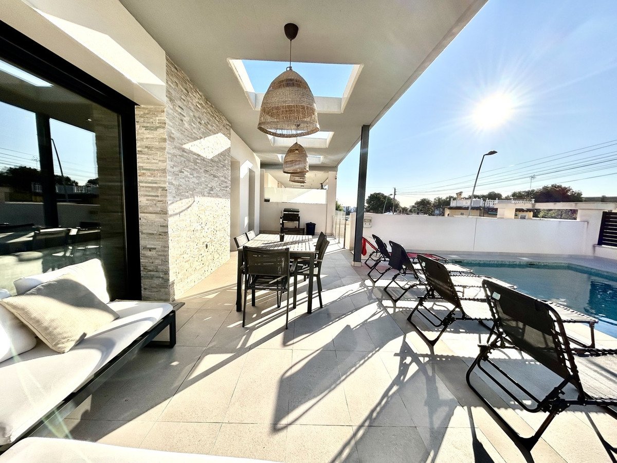 5 Bed Detached Villa in Los Balcones