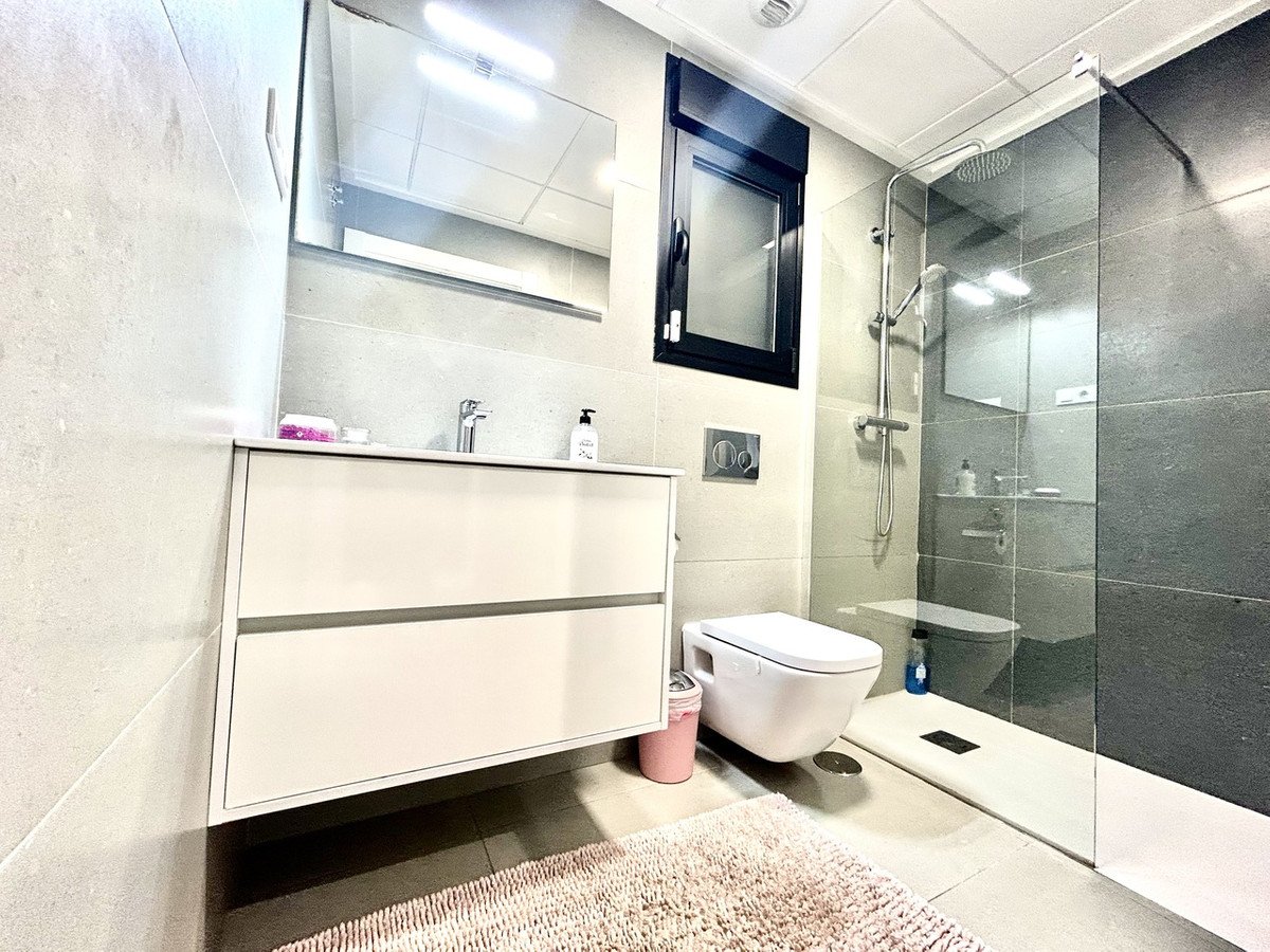 5 Bed Detached Villa in Los Balcones