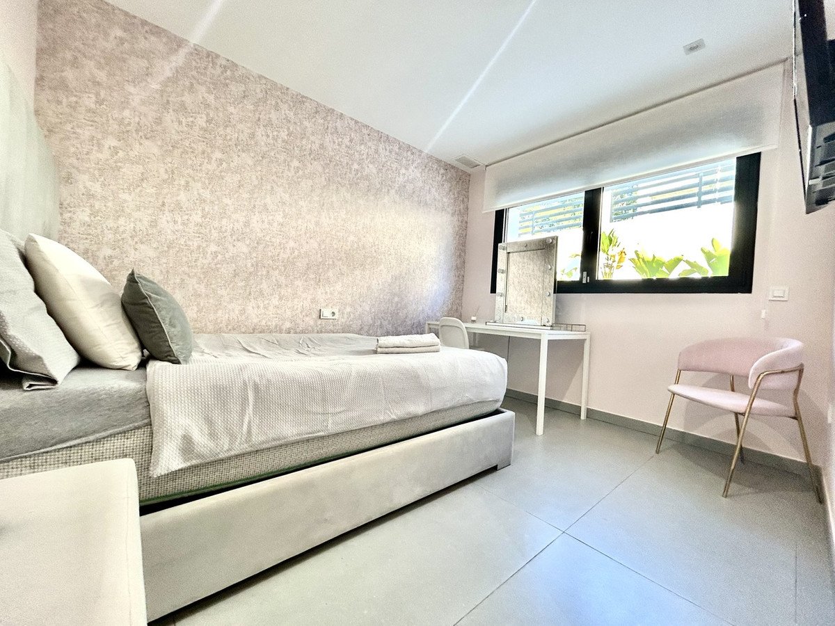 5 Bed Detached Villa in Los Balcones