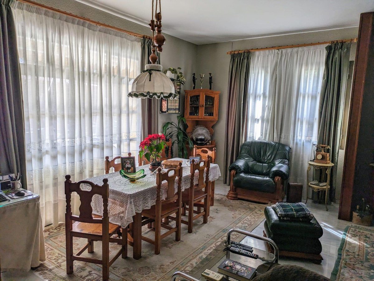 5 Bed Detached Villa in Benalmadena