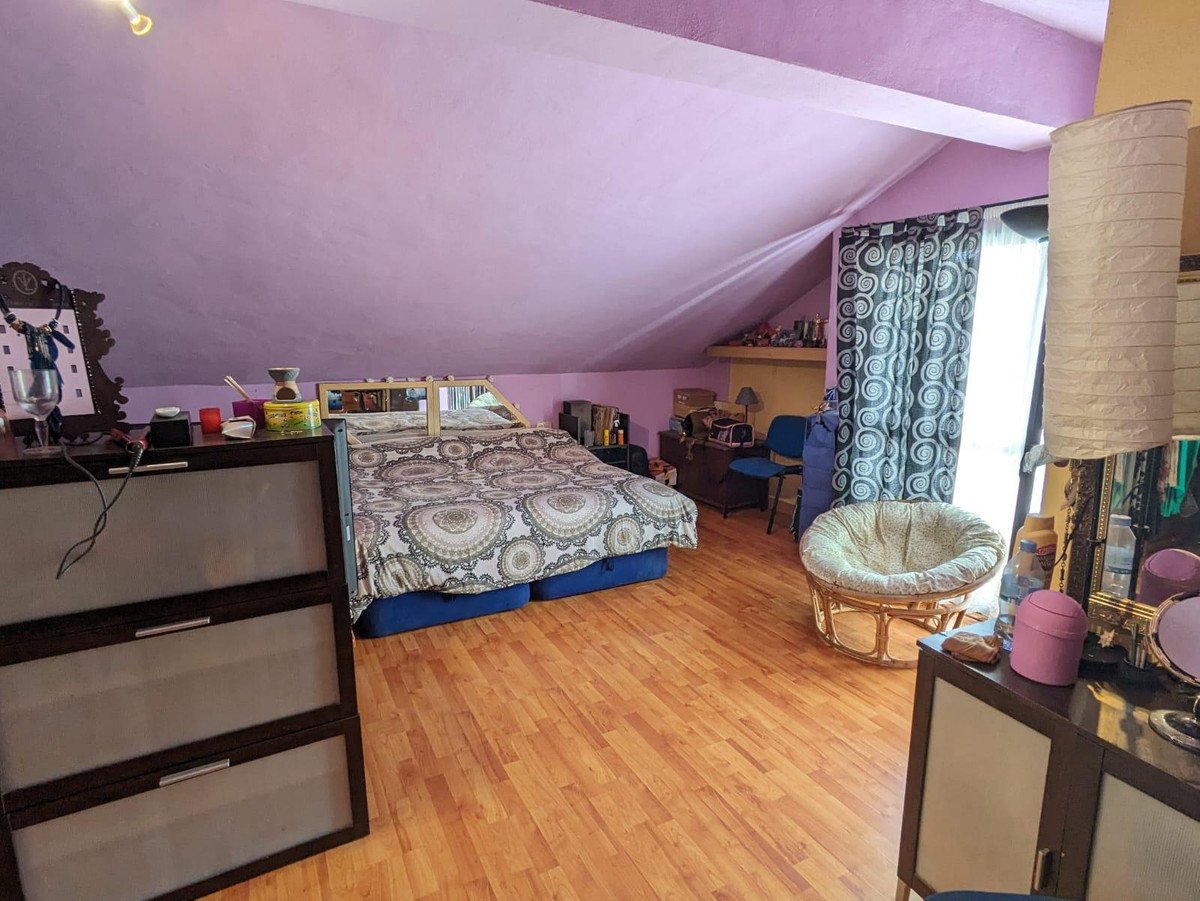 5 Bed Detached Villa in Benalmadena