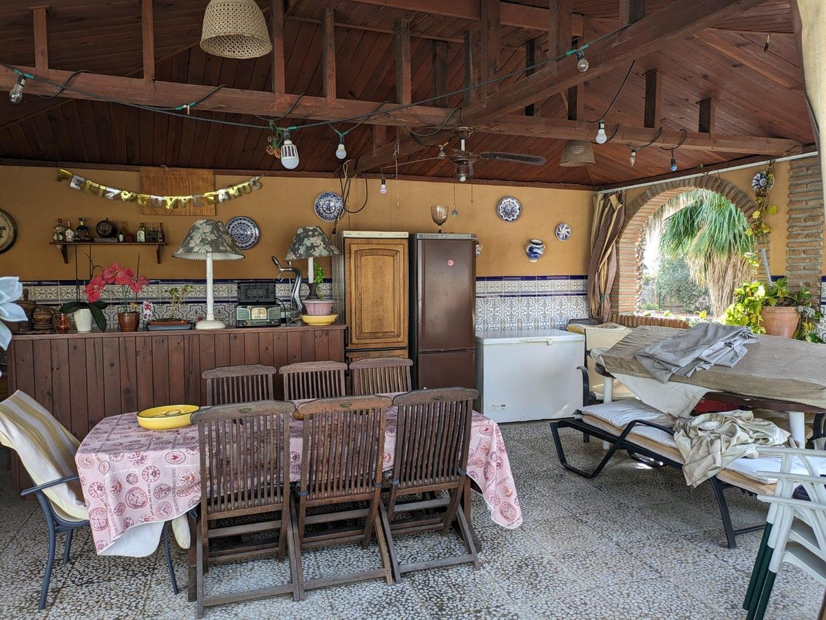 5 Bed Detached Villa in Benalmadena