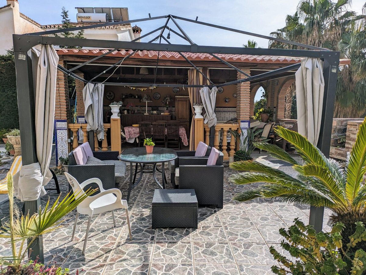5 Bed Detached Villa in Benalmadena