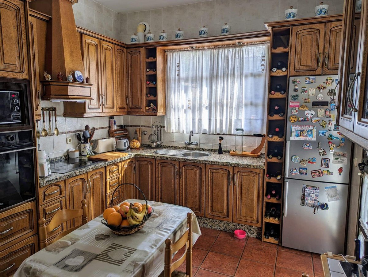 5 Bed Detached Villa in Benalmadena