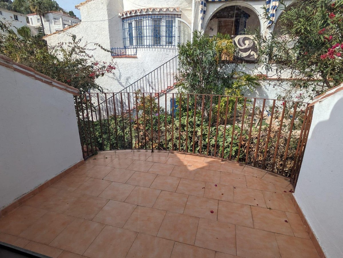 5 Bed Detached Villa in Benalmadena
