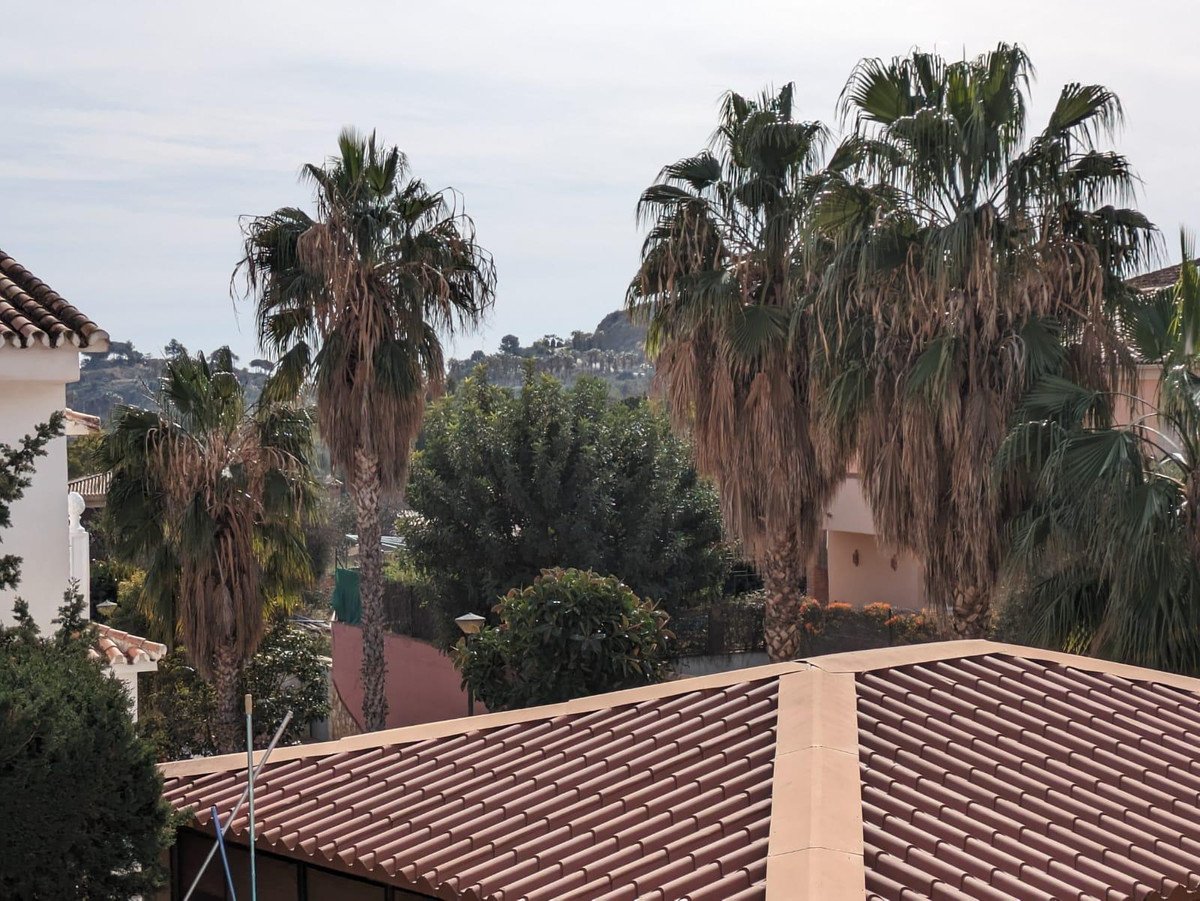 5 Bed Detached Villa in Benalmadena