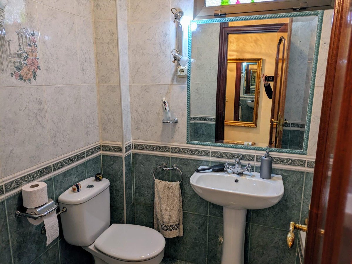 5 Bed Detached Villa in Benalmadena