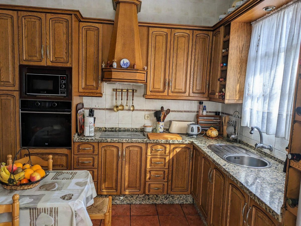 5 Bed Detached Villa in Benalmadena