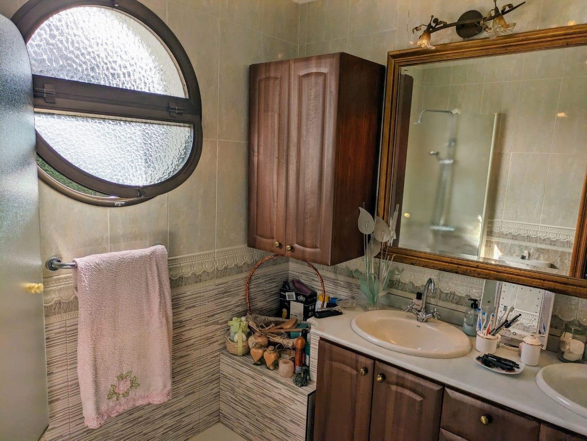 5 Bed Detached Villa in Benalmadena