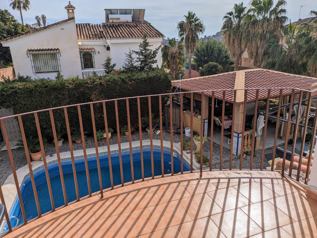 5 Bed Detached Villa in Benalmadena